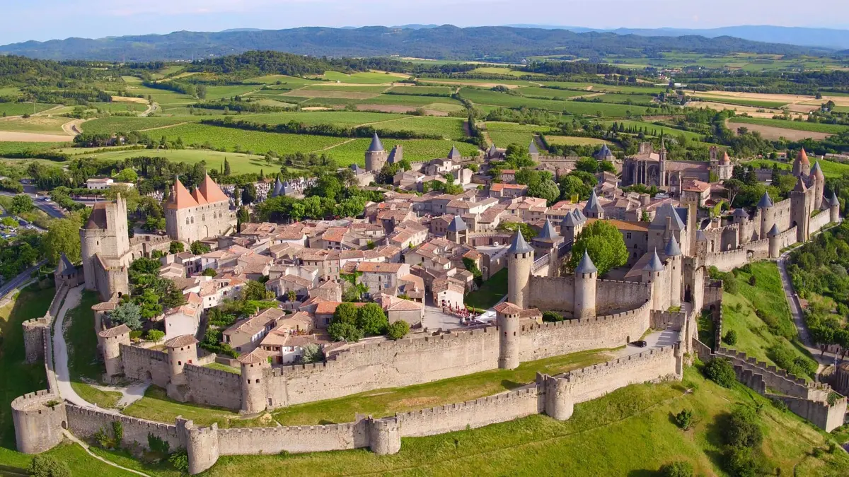 A l'ombre des grands châteaux La cité de Carcassonne
