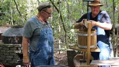 Alcool de contrebande S07E13 Renaître de ses cendres