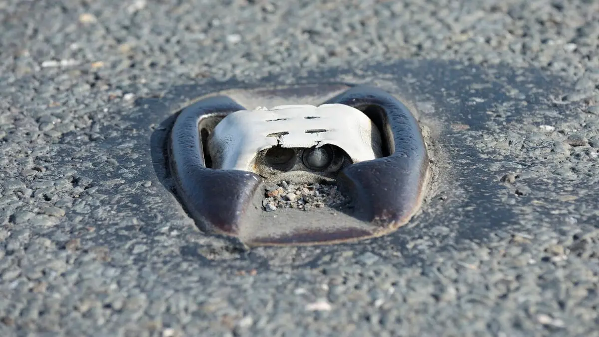 Comment c'est fait Autobus à étage / Réflecteurs routiers / Poteries en terre cuite / Réservoirs de motos customisées