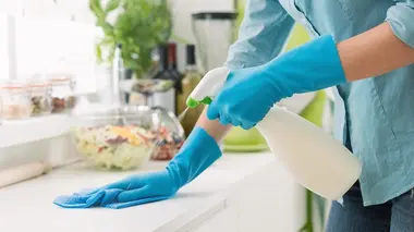 Détox ta maison, 7 jours pour tout ranger S03E16 Alexandra