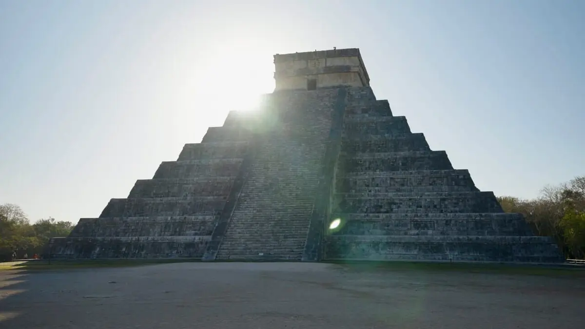 Le génie des bâtisseurs Chichen itza, la ville sacrée des Mayas