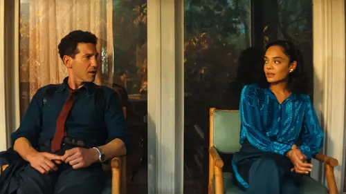 Vous avez aimé His & Hers sur Netflix ? Alors on vous recommande ces 6 séries à binger le week-end...