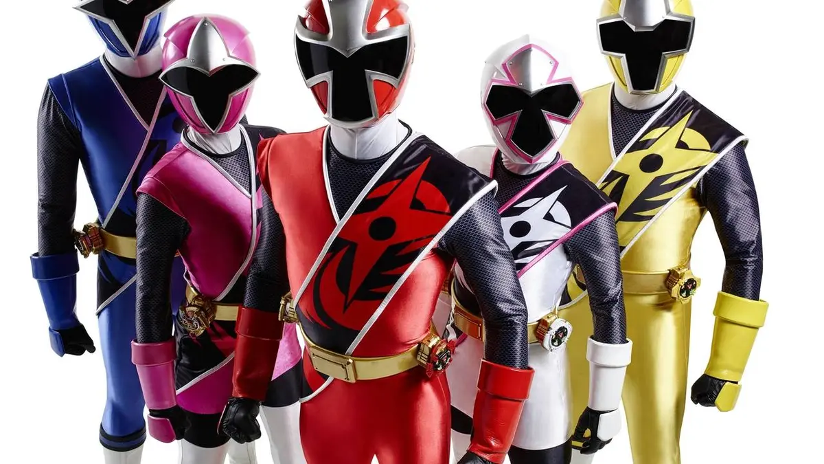 Power Rangers Ninja Steel S01E08 Le Ranger Doré
