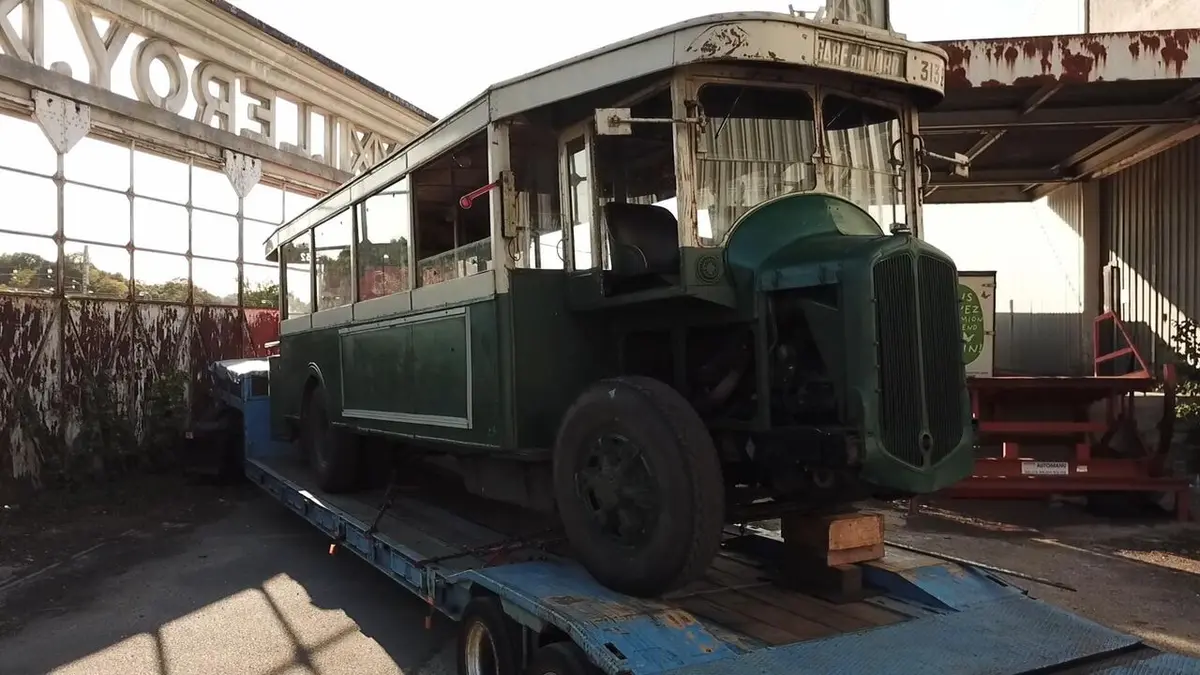 Vintage Mecanic Bus Renault TN4F